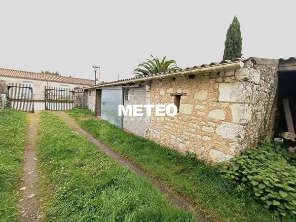 Dépendance 140m² en pierre – Luçon