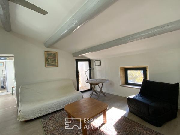 Maison de village lumineuse avec piscine