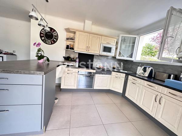 Vente belle maison de plain-pied rénovée de 103.92 m² à Château-du-Loir (72500)