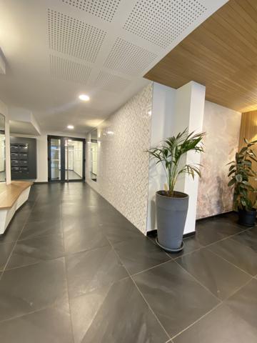 Saint-Étienne (42100) Bien haut-de-gamme dans une coprorpiété récente + terrasse de 35m² et garage fermé - Cours Fauriel