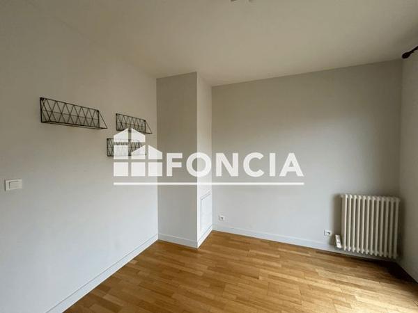 Location Appartement 5 pièces 100.78 m² - 31 RUE BONNABAUD Clermont Ferrand 63000