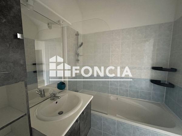 Location Appartement 5 pièces 100.78 m² - 31 RUE BONNABAUD Clermont Ferrand 63000