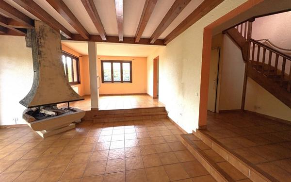 Maison à vendre    5 pièces • 150 m2 Cessy