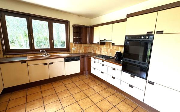 Maison à vendre    5 pièces • 150 m2 Cessy