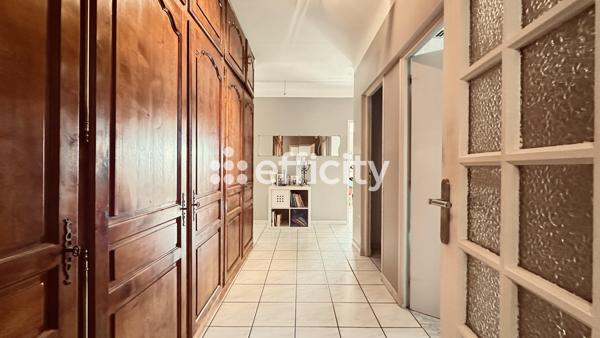 Maison 7 pièces - 215 m²