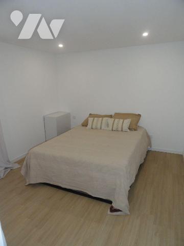 Proche de toutes commodités villa rénovée de 90m² habitables environ sur une parcelle de terrai...