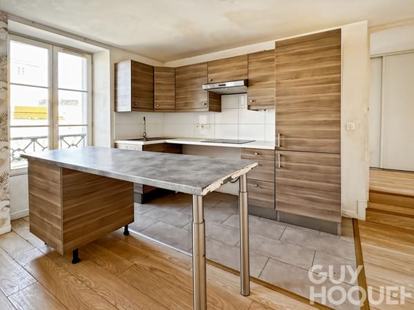 Duplex en dernier étage / quartier Chantiers - Mairie