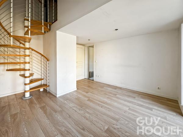 Duplex en dernier étage / quartier Chantiers - Mairie