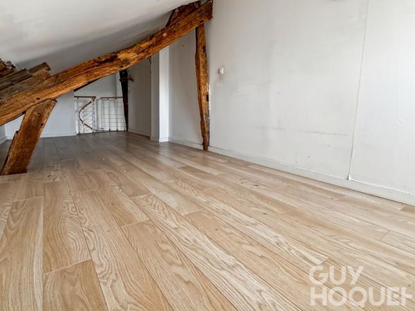 Duplex en dernier étage / quartier Chantiers - Mairie