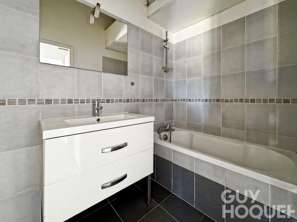 Duplex en dernier étage / quartier Chantiers - Mairie