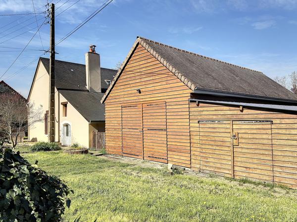 Fermette à Changé avec grande dépendance