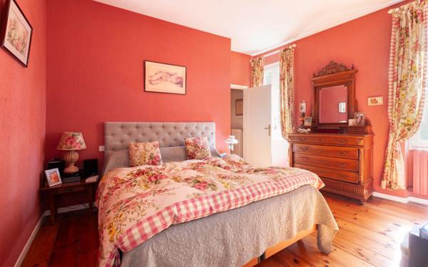 Maison à vendre    7 pièces •  Mont-de-Marsan