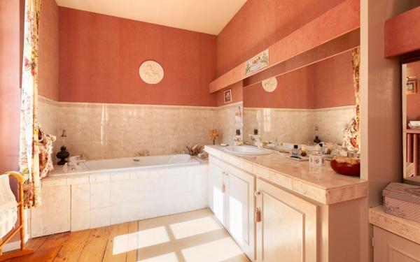 Maison à vendre    7 pièces •  Mont-de-Marsan