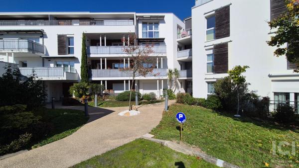 ORVAULT BOURG - BEAU T3 AVEC TERRASSE, 2 PARKINGS
