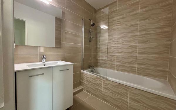 Appartement à vendre    4 pièces • 80,39 m2 Marguerittes