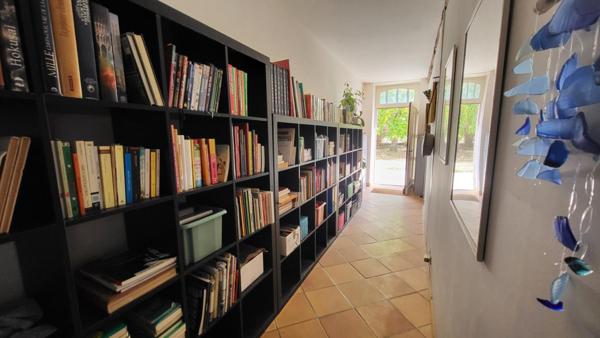 Proche Neuvic  Maison  en pierres rénovée de 175 m² 5 chambres et  dépendances sur parcelle 2800 m2