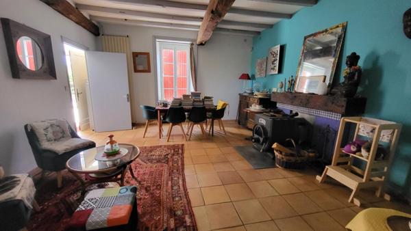 Proche Neuvic  Maison  en pierres rénovée de 175 m² 5 chambres et  dépendances sur parcelle 2800 m2