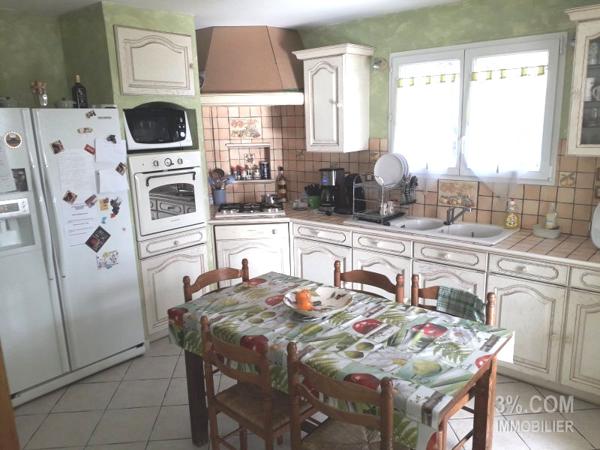 Villa de 150 m2 + Double Garage + Piscine + 1122m2 de Terrain Saint-Donat-sur-l'Herbasse (26260)