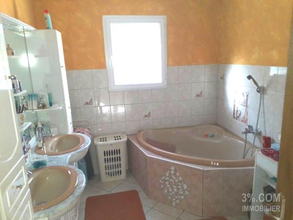 Villa de 150 m2 + Double Garage + Piscine + 1122m2 de Terrain Saint-Donat-sur-l'Herbasse (26260)