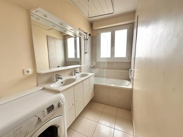 Sèvres - Croix Bosset - En dernier étage 4 pièces avec balcon de 77 m² €450 000 ** - Référence 570-C