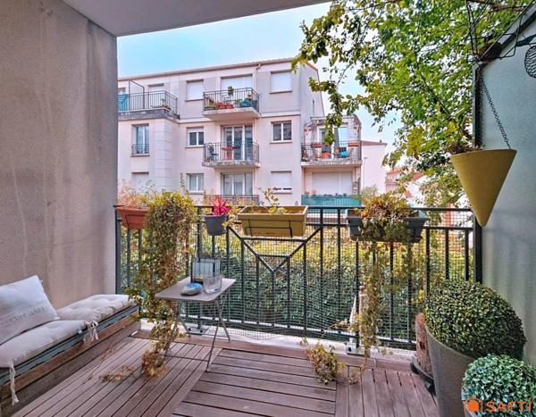 APPARTEMENT DEUX CHAMBRES BALCON CAVE ET PARKING