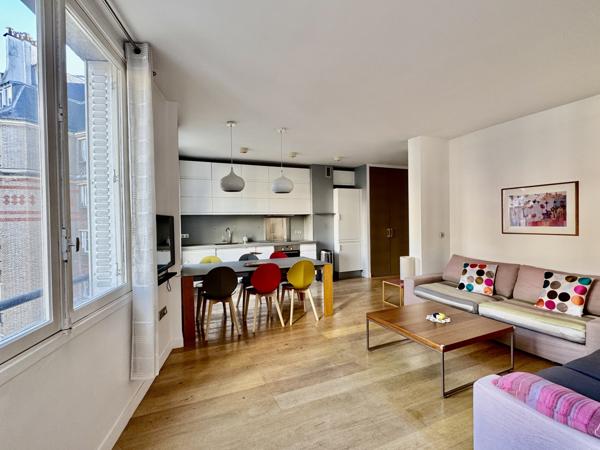 Paris (75016) Paris 16 - Foch/Grande-Armée/Porte Maillot - rue Duret - Étage élevé - 3 pièces sur belle cour - 70 m2 - deux