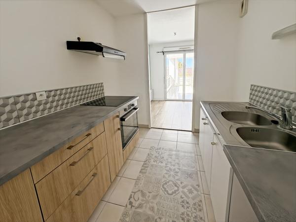 Exclusivité à Bruges : Superbe appartement 2 pièces au dernier étage avec garage