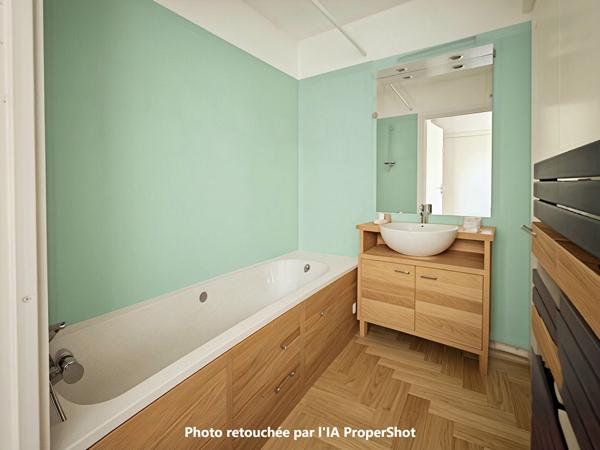 Exclusivité à Bruges : Superbe appartement 2 pièces au dernier étage avec garage