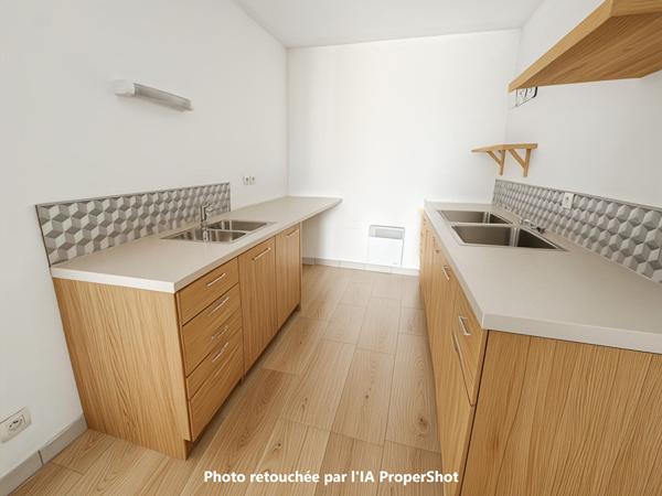 Exclusivité à Bruges : Superbe appartement 2 pièces au dernier étage avec garage