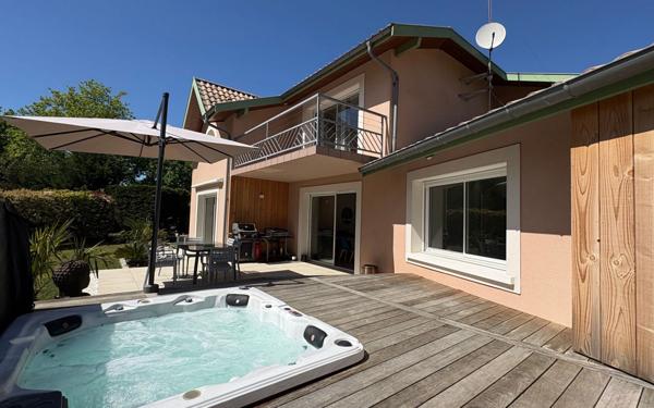 Maison à vendre    5 pièces •  Le Teich
