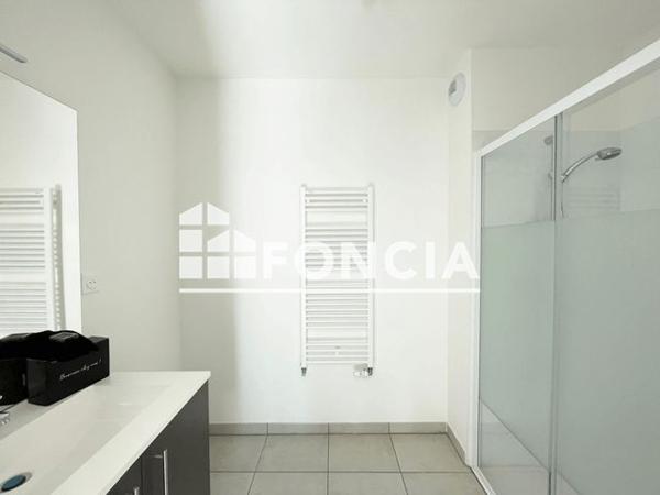 Location Appartement 2 pièces 46.8 m² - 20/26 RUE DU COMMERCE Bordeaux 33000