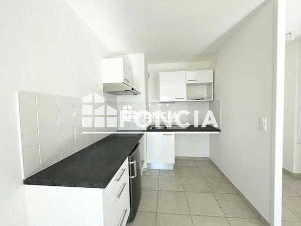 Location Appartement 2 pièces 46.8 m² - 20/26 RUE DU COMMERCE Bordeaux 33000