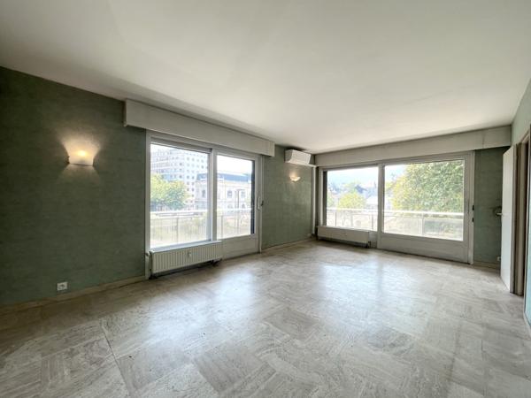 Chambéry (73000) Très grand appartement / Bureaux - 146 m2 - Hyper centre de Chambéry - Idéal pour des professions libérales ou