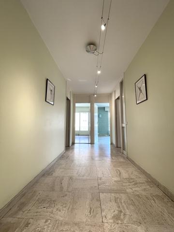 Chambéry (73000) Très grand appartement / Bureaux - 146 m2 - Hyper centre de Chambéry - Idéal pour des professions libérales ou