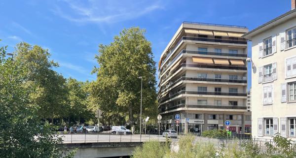 Chambéry (73000) Très grand appartement / Bureaux - 146 m2 - Hyper centre de Chambéry - Idéal pour des professions libérales ou