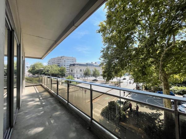 Chambéry (73000) Très grand appartement / Bureaux - 146 m2 - Hyper centre de Chambéry - Idéal pour des professions libérales ou