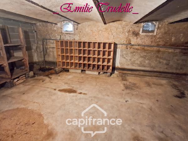 Maison à vendre 5 pièces (72) 125 m² -3/5 chambres – jardin clos 300 m² – dépendances – Saint-Calais