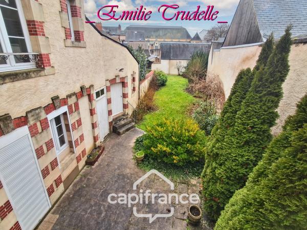 Maison à vendre 5 pièces (72) 125 m² -3/5 chambres – jardin clos 300 m² – dépendances – Saint-Calais