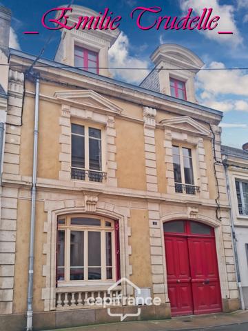 Maison à vendre 5 pièces (72) 125 m² -3/5 chambres – jardin clos 300 m² – dépendances – Saint-Calais