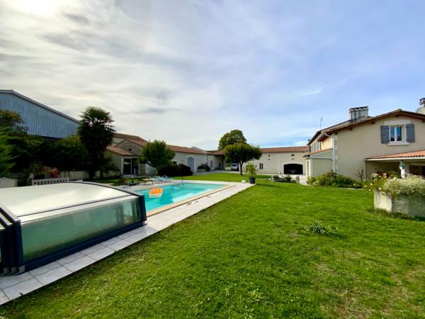 Maison Jonzac 7 pièce(s) 300 m2