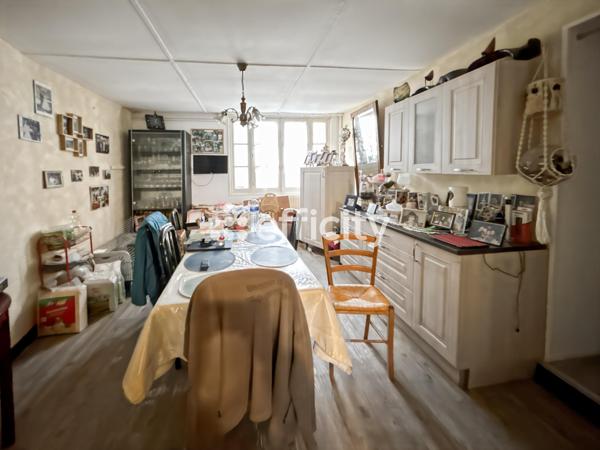 Immeuble 16 pièces - 270 m²