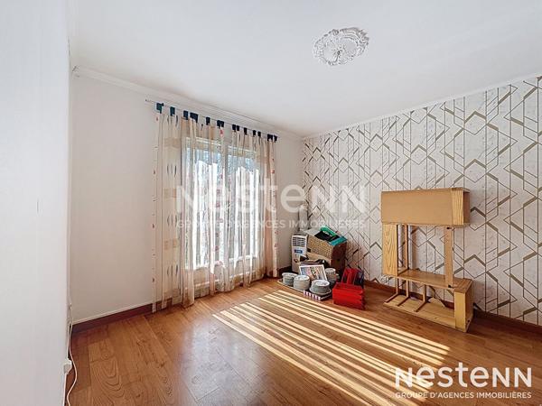 A VENDRE à AVRILLE Maison de Plain-pied 108 m², 3 chambres, garage et 340 m² de jardin !