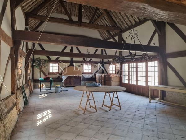 Manoir Normand du XVe siècle, Monument Historique, dans le Pays d'Auge
