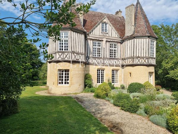 Manoir Normand du XVe siècle, Monument Historique, dans le Pays d'Auge