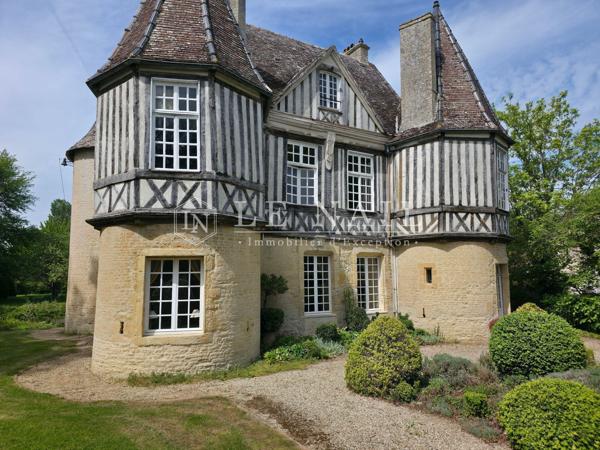 Manoir Normand du XVe siècle, Monument Historique, dans le Pays d'Auge