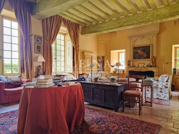 Manoir Normand du XVe siècle, Monument Historique, dans le Pays d'Auge