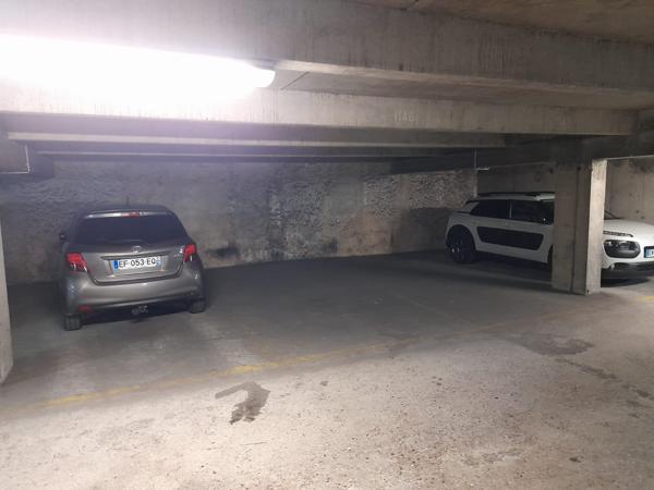 5 places de parking