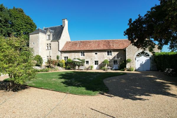 Charmant manoir des XVe et XVIIIe siècles dans la Sarthe