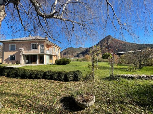 Maison à vendre 6 pièces VEYNES (05)