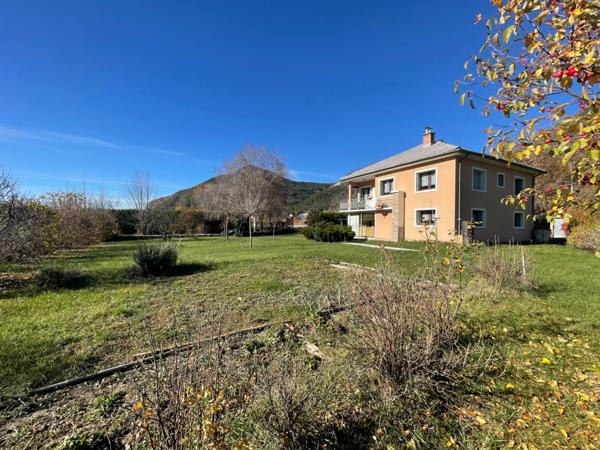 Maison à vendre 6 pièces VEYNES (05)